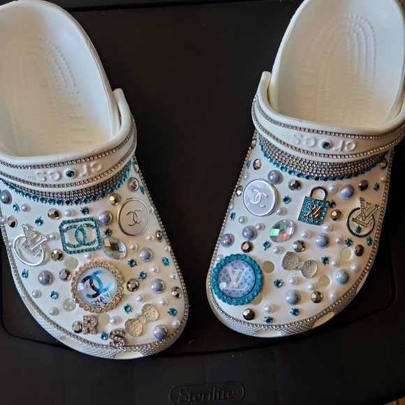Custom Crocs - Picture 5 of 8